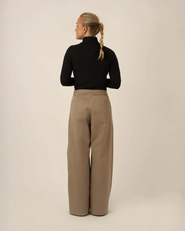 Bermuda Pants - Wardrobe by Me