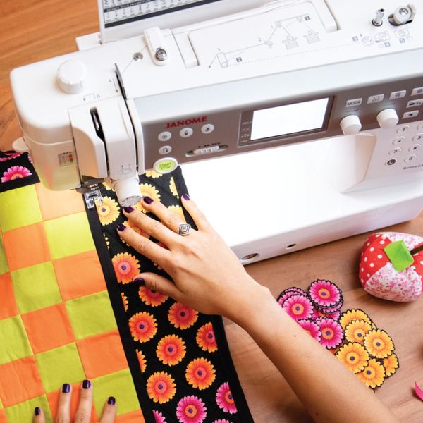 Janome Memory Craft 6700P