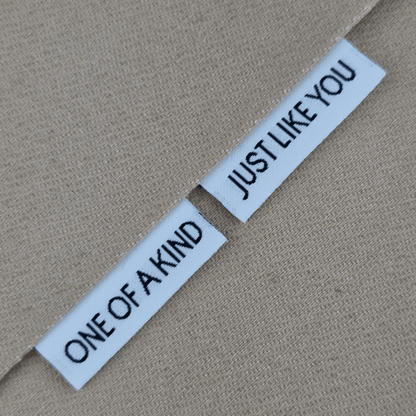 ONE OF A KIND, JUST LIKE YOU - Hvit merkelapp 5 stk