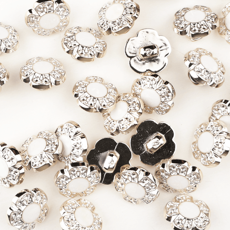 Plum Blossom Hvit - 12,5 mm Plast Knapp