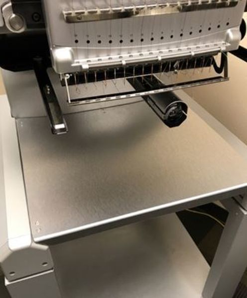 Melco EMT16X Broderingsmaskin (Brukt)